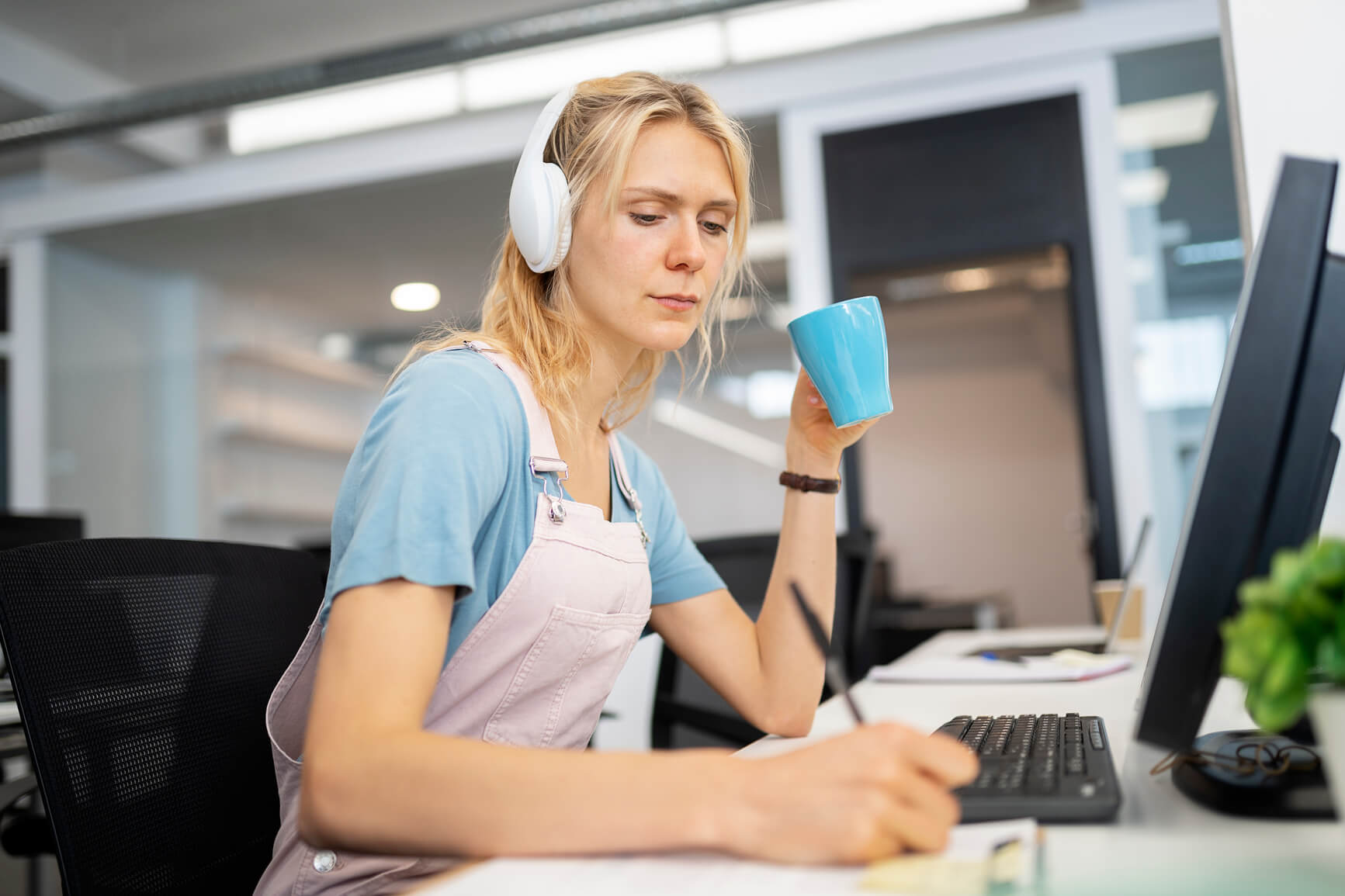 Efficiënte Klantcommunicatie: De Voordelen van het Uitbesteden van E-mail Klantenservice